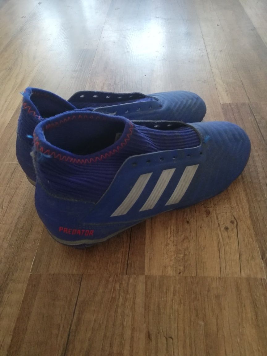 Turfy adidas rozm. 33