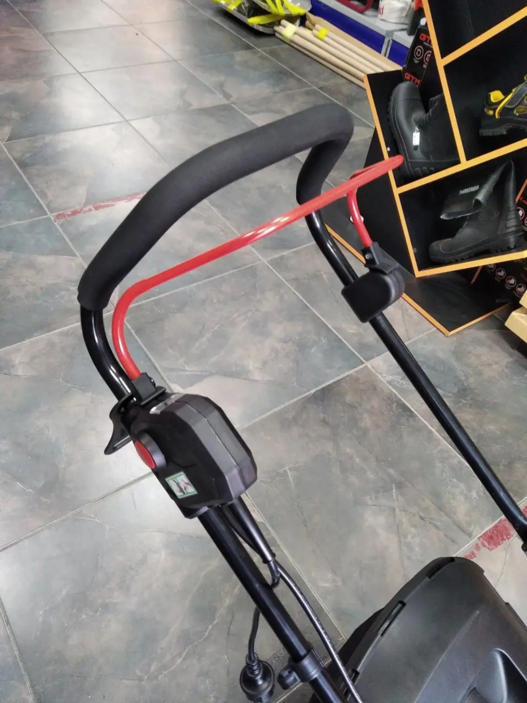 Газонокосилка makita elm3320