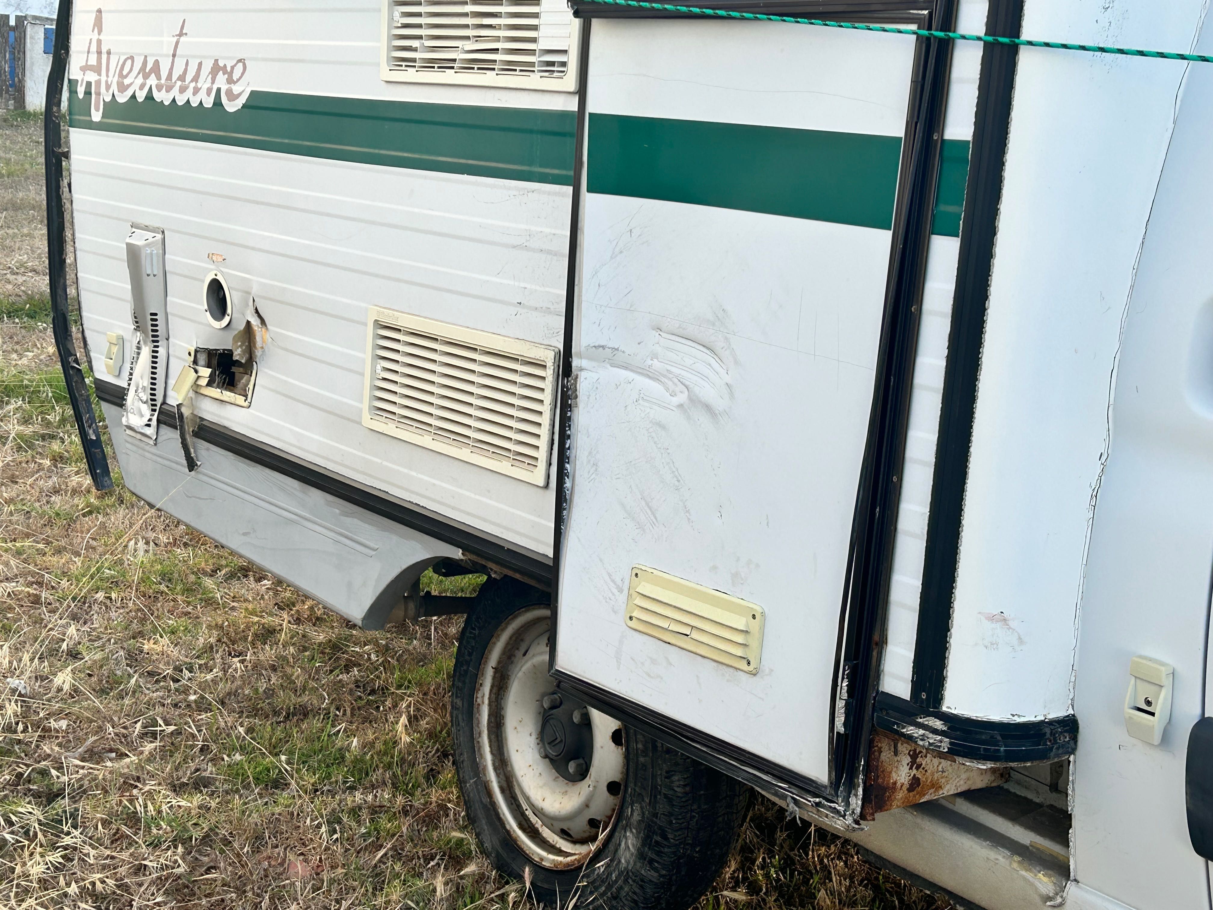 Autocaravana à Venda – Com Danos Após Acidente