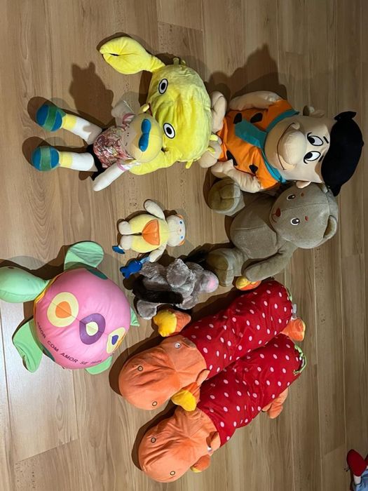 Peluches diversos praticamente novos