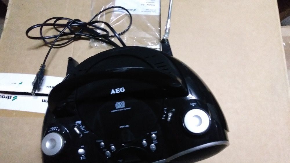 Rádio / Compact disc player AEG,
