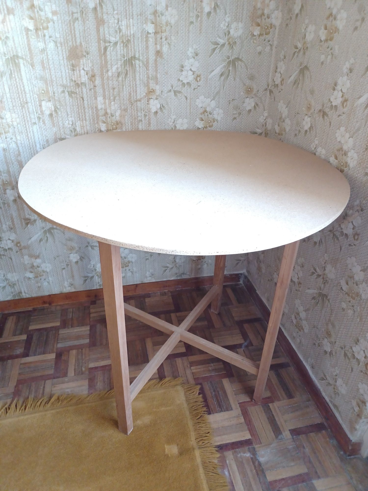 Mesa camilha com 80cm diâmetro