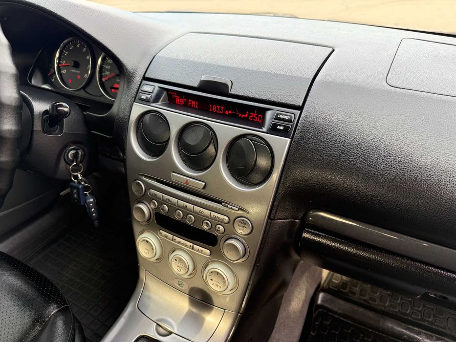 Продам автомобіль Mazda 6 2003 рік 2.0 бензин