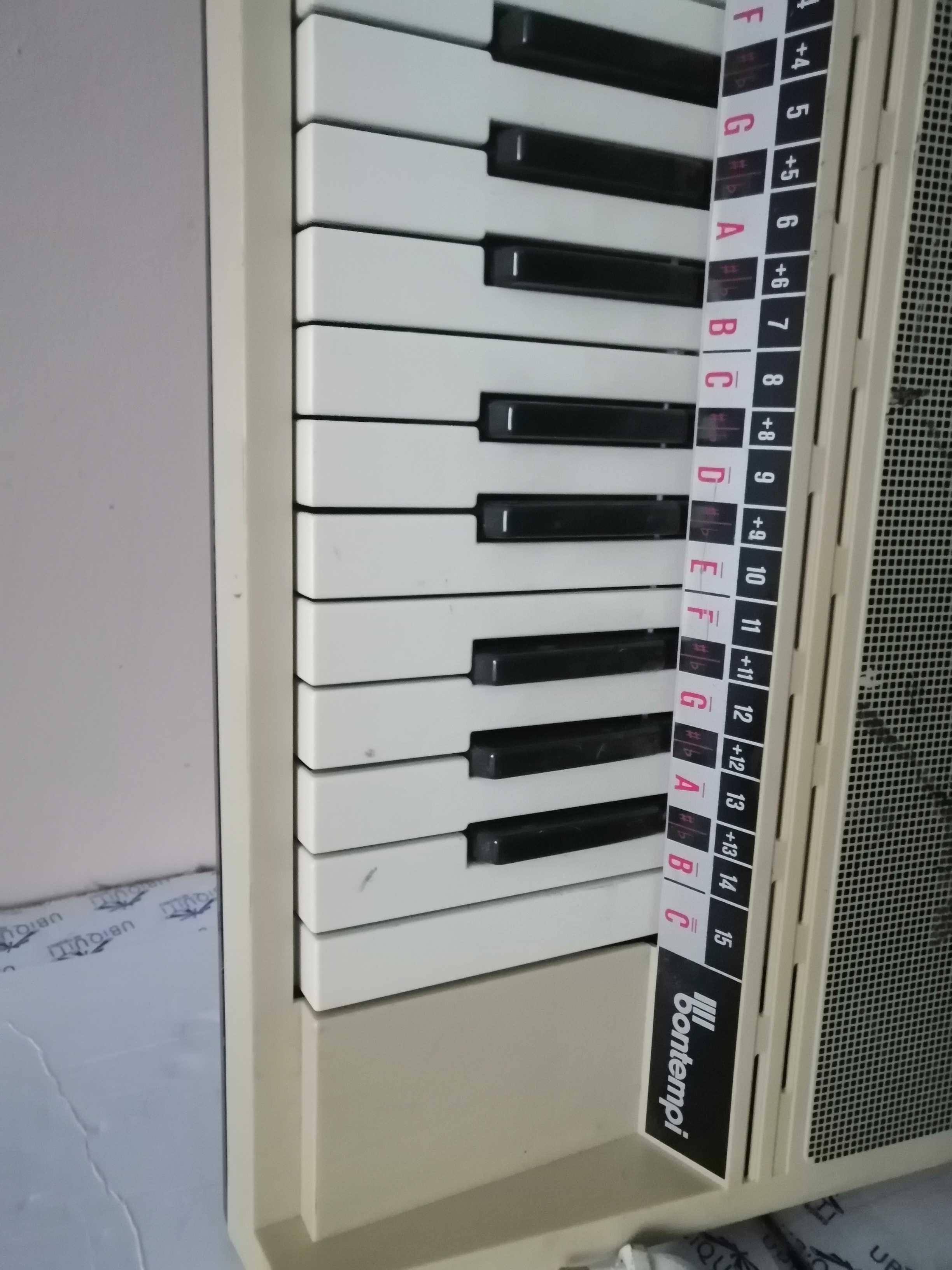 organy Vintage Bontempi Electric z lat 80. włoska klawiatura