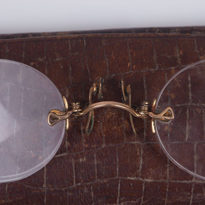 Stare okulary binokle w etui Optiker Bielitz - Bielsko