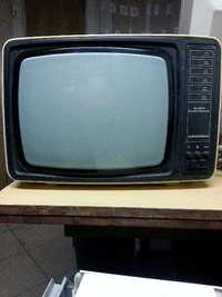 Telewizor czarno biały zasilanie 230 i 12V