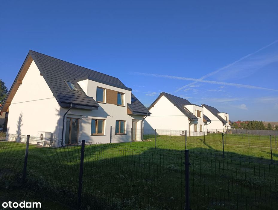 Dom pół bliźniaka z balkonem i garażem, 2024