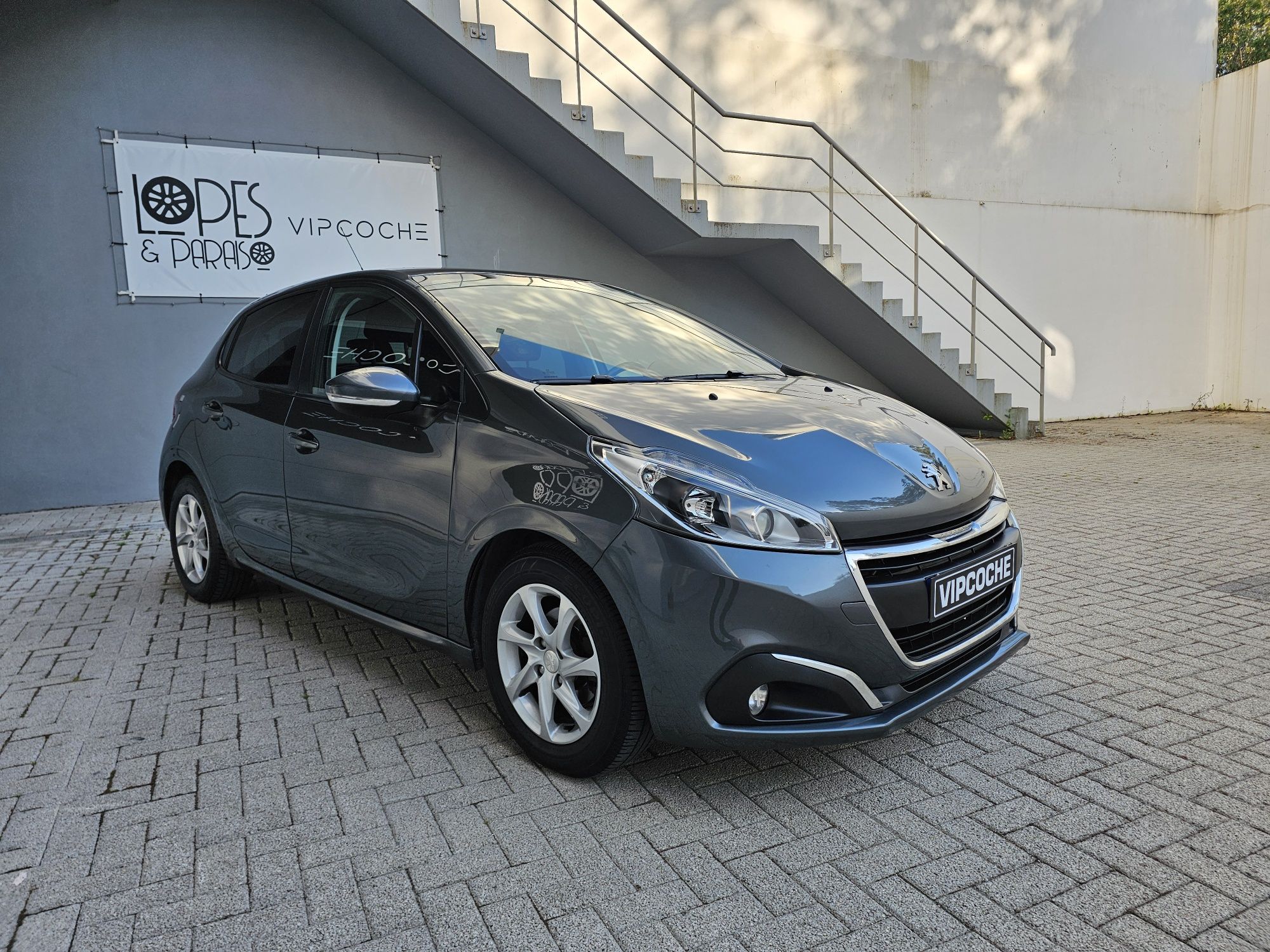 Peugeot 208 Allure 1.6HDI - Imaculado