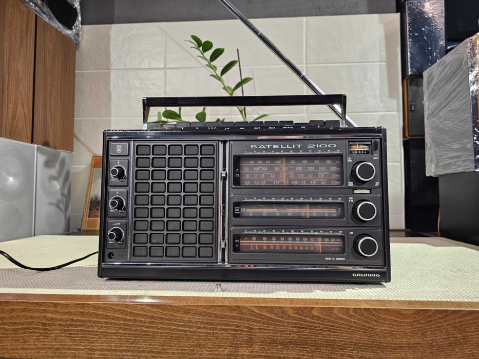 Grundig Satellit 2100