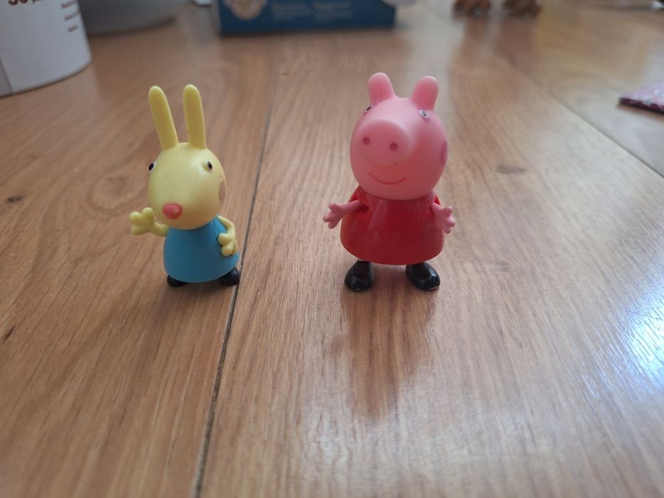 Swinka peppa zabawki karuzela kawiarnia samochód