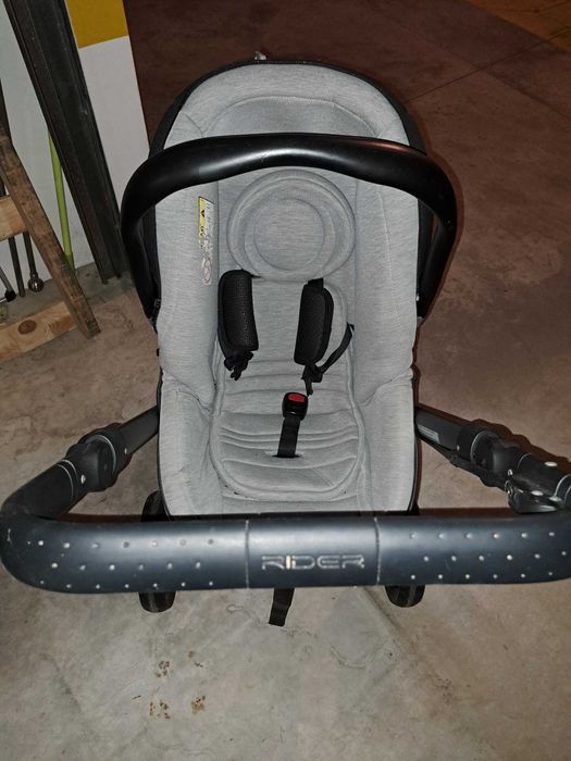 Carrinho de Bebé Jané Matrix Light 2 – 2 em 1 (Ovo + Alcofa) e Isofix