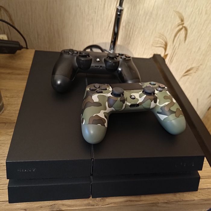 Playstation 4 Ps4 Fat 1TB 2pady + gry