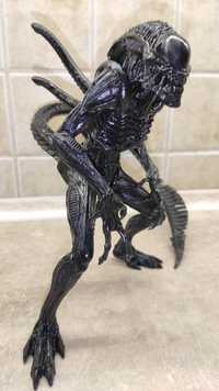 Alien vs Predator AVP2
Alien Warrior Real Figure Black Version