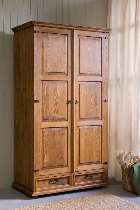 Rustykalna szafa dwudrzwiowa z szufladami, drążek na ubrania