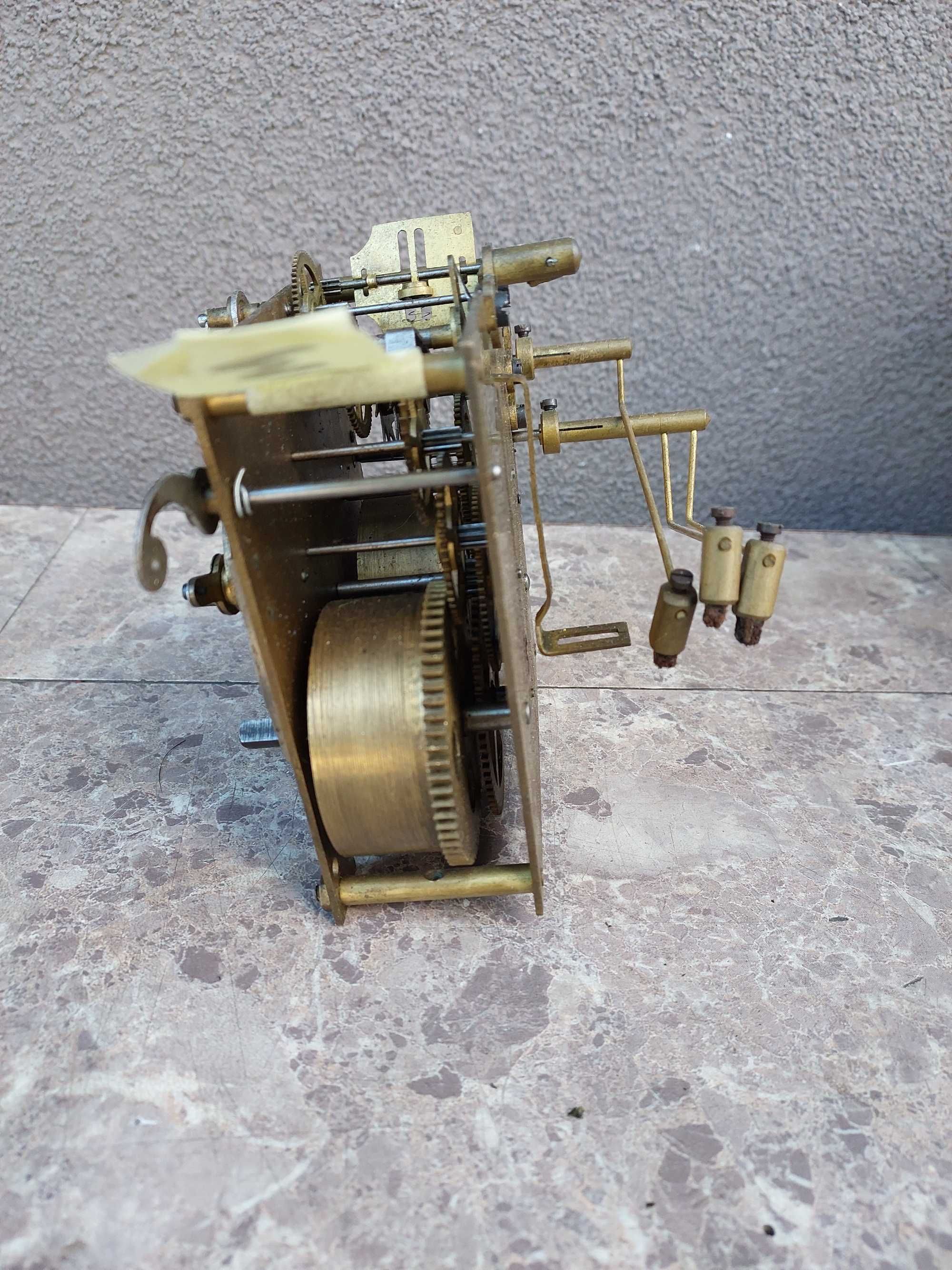 M066 Mechanizm starego zegara bufetowego kominkowego