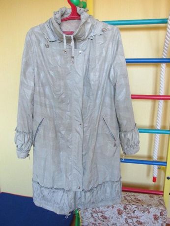 Женское демисезонное пальто на тонком искусственном меху
