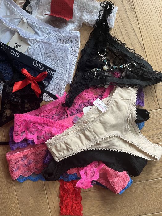 Majtki stringi zestaw 14 par