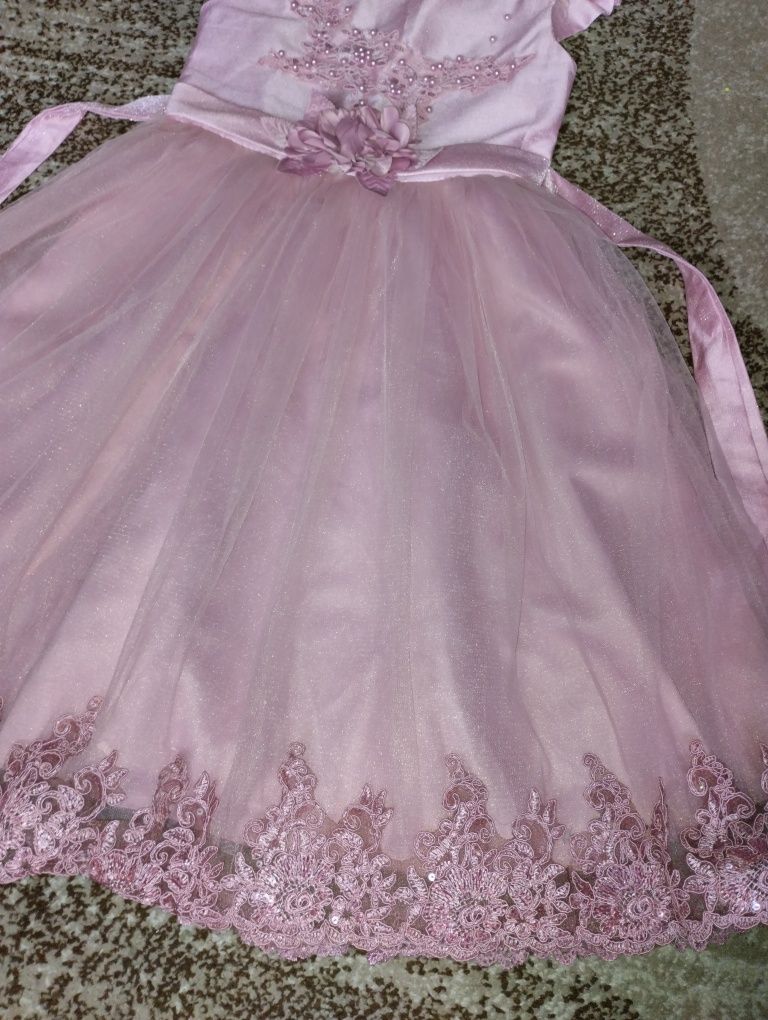 Сукня плаття нарядне