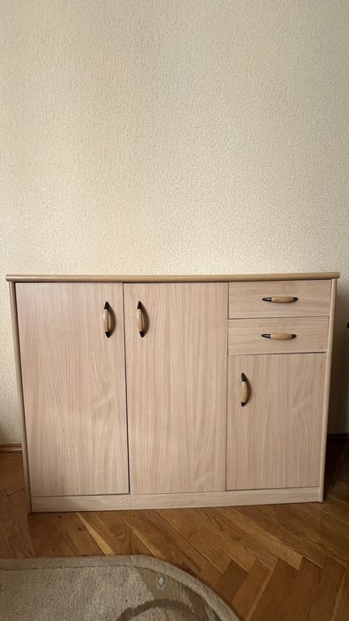 Продам комод світлого кольору