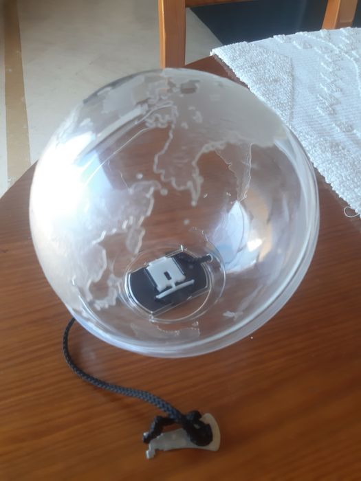 Mealheiro plastico globo terrestre com fecho