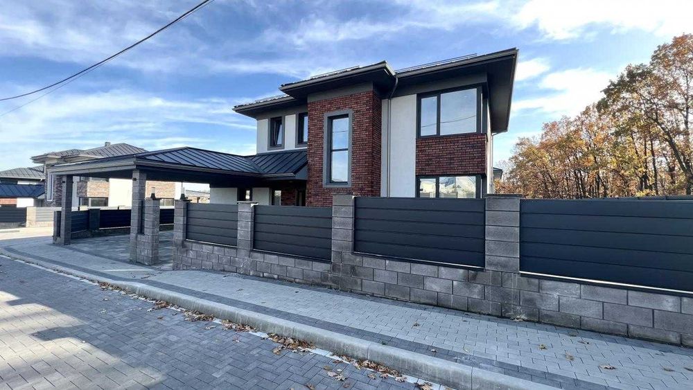 Новий будинок 180 кв.м. 6 соток, в закритому комплексі. Ходосівка