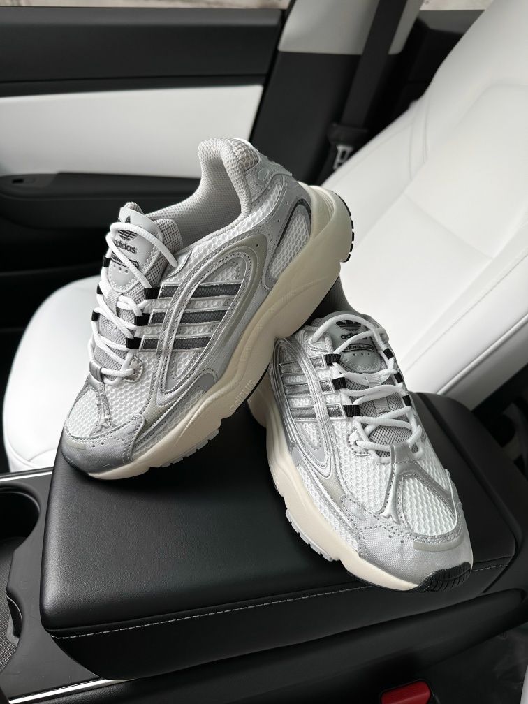 36-45 Adidas Ozmillen White Silver