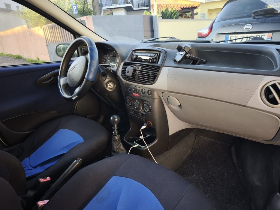 Fiat punto año 2000