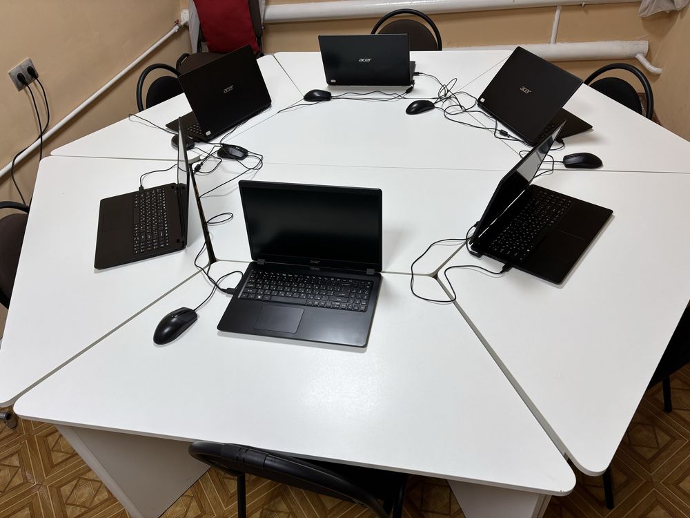 Продам столи для офісів, навчальних центрів