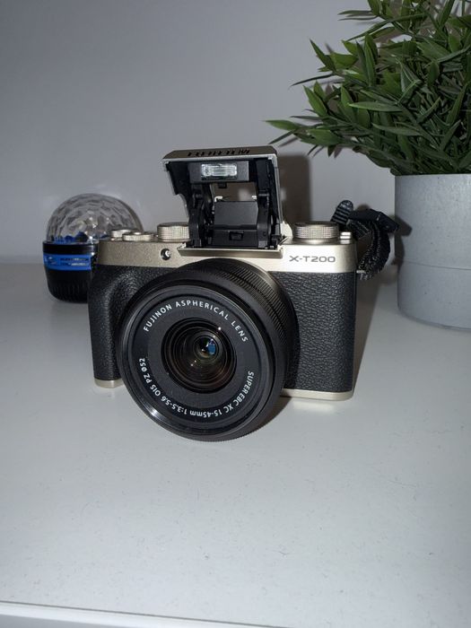 Fujifilm X-T200 Srebrny + Obiektyw 15-45mm