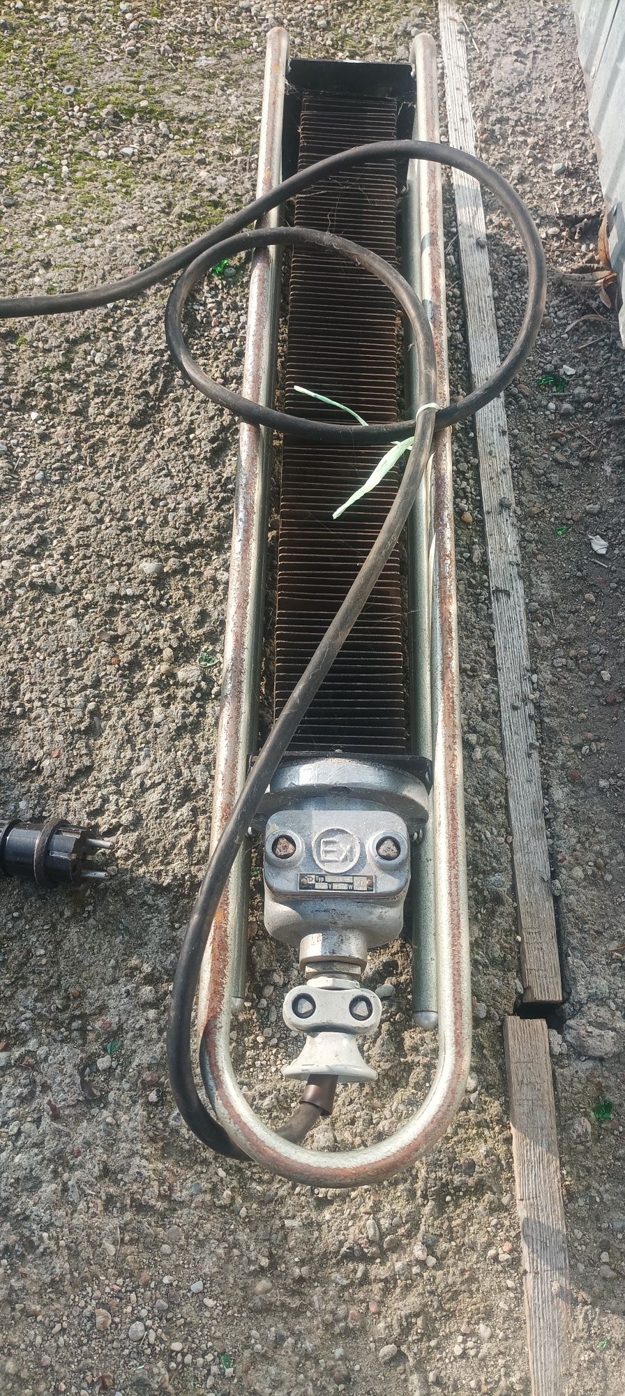 Grzejnik elektryczny 750 w vintage