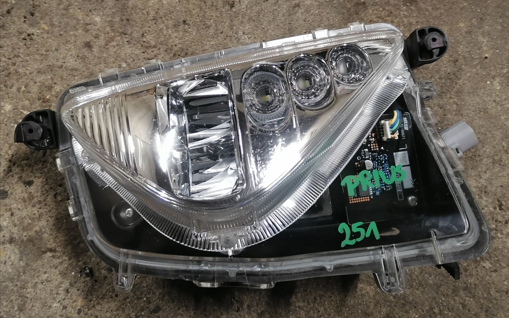 Toyota Prius Halogen Led lewy