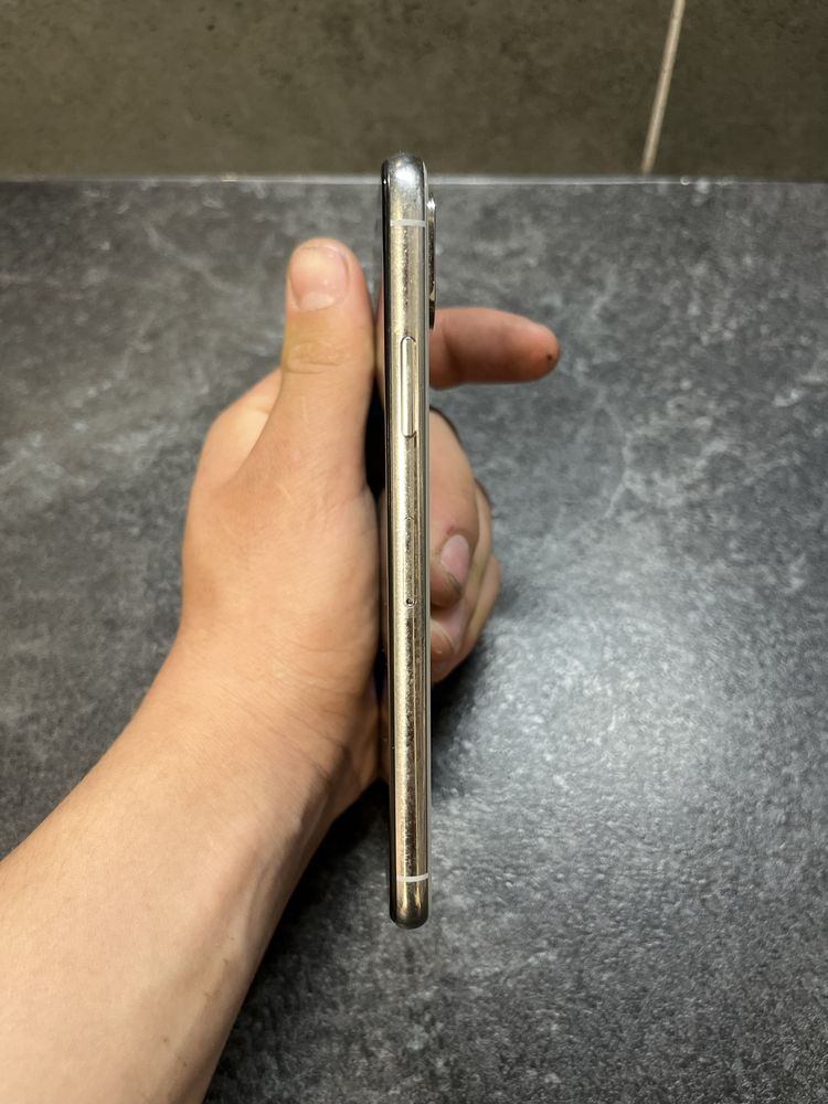 Продам iphone xs 64