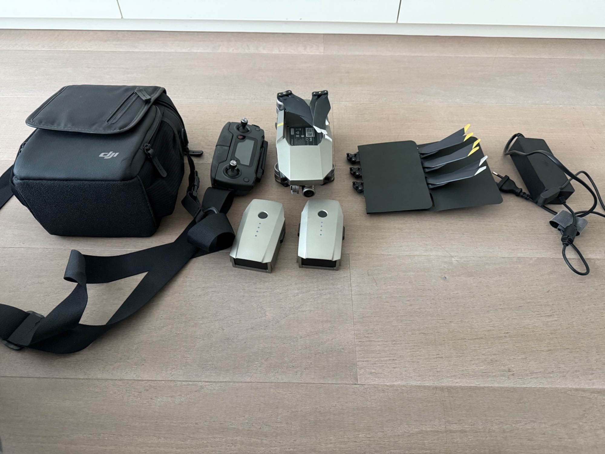 DJI Mavic Pro Platinum + DJI Goggles + Acessórios