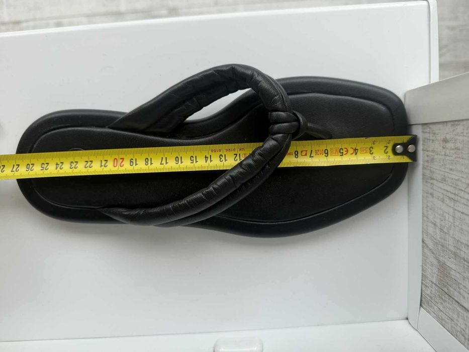 В’єтнамки Massimo Dutti