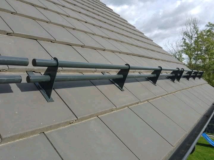 Okucia opierzenie komina , obróbki blacharskie ,