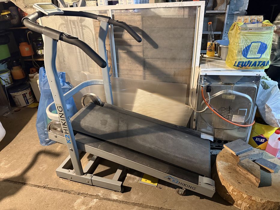 Bieżnia z pochyleniem