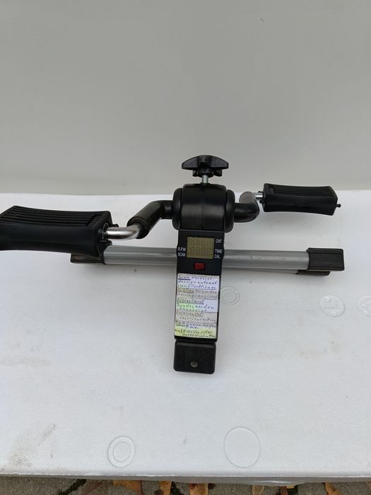 Rower rehabilitacyjny Russka T-1400 OSO mini do ćwiczeń rąk i nóg


--