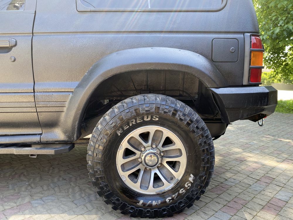 Mitsubishi Pajero 2