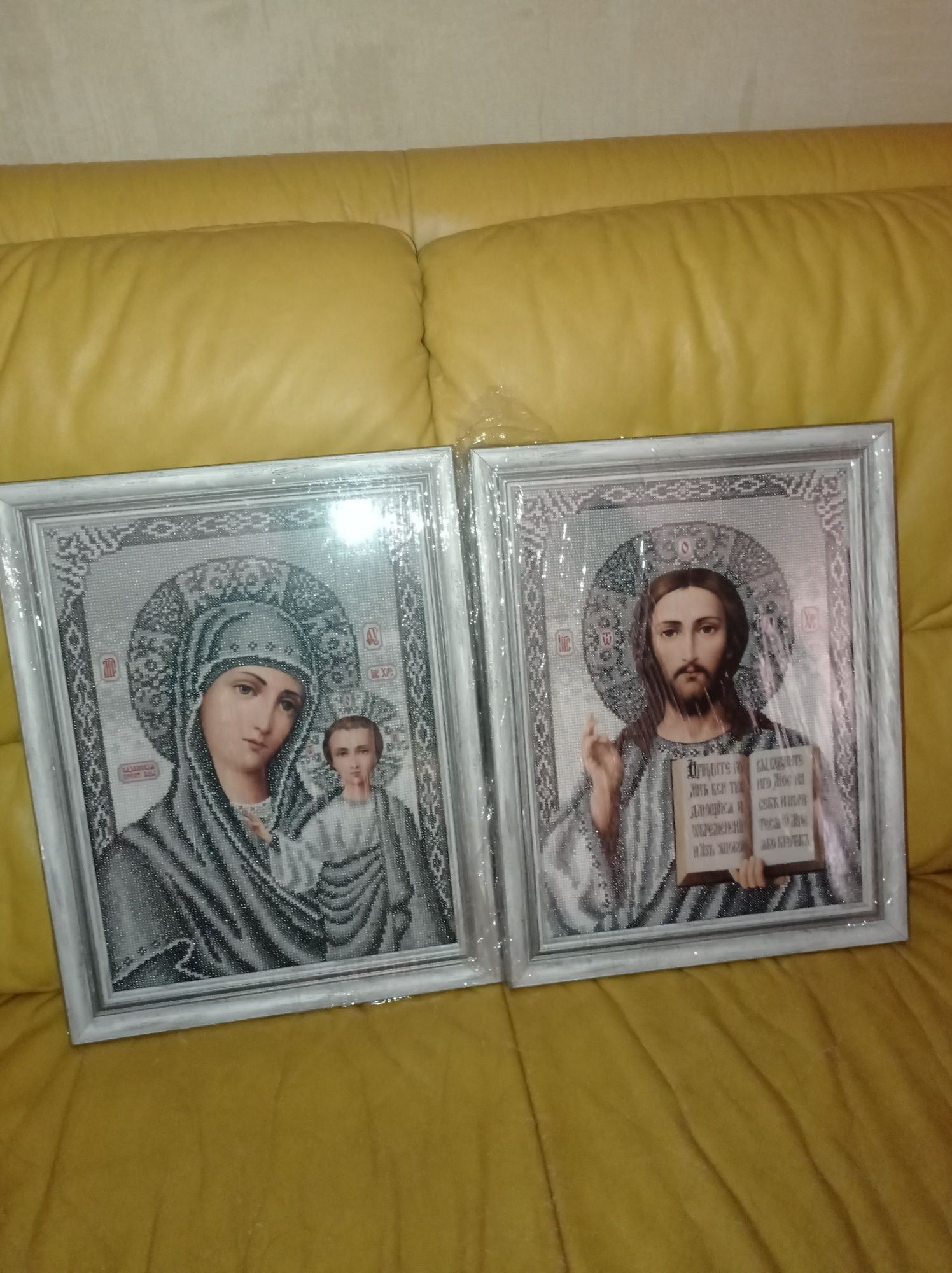 Ікони з бісеру Ісус і Богородиця ціна за комплект!