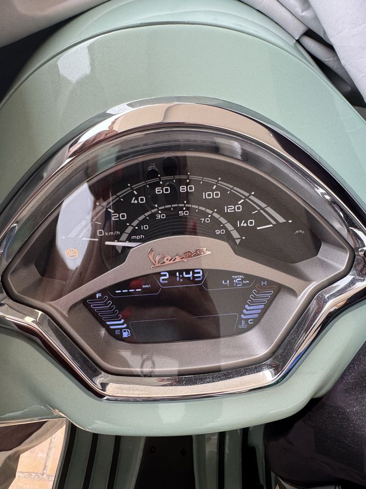 Excelente Vendo VESPA GTS