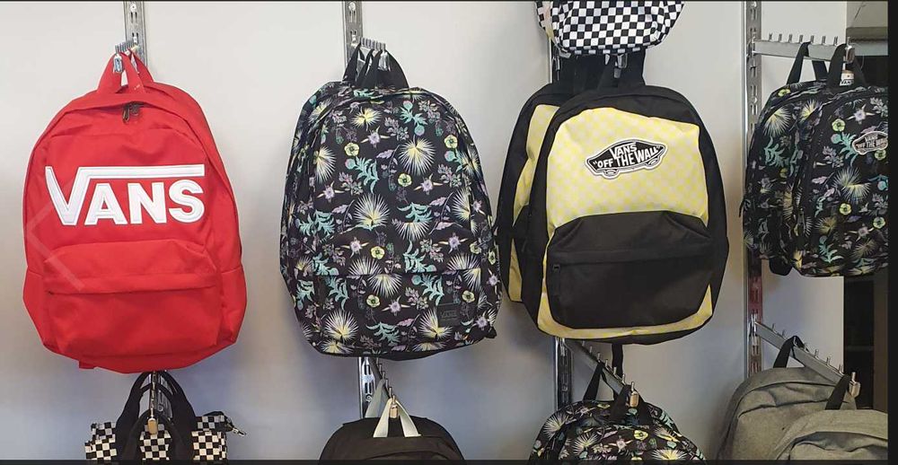 50 zł sztuka - wielka wyprzedaż plecaków Vans, Roxy, ST.right !