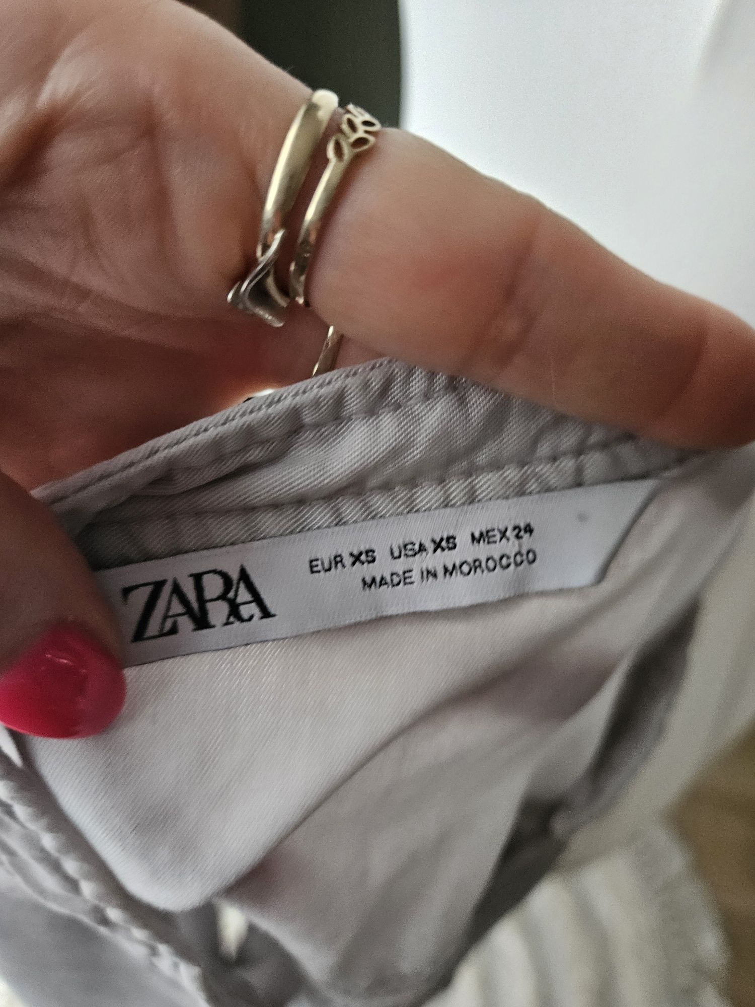 Jasnoszara koszula damska Zara – minimalistyczny styl Casual capsule