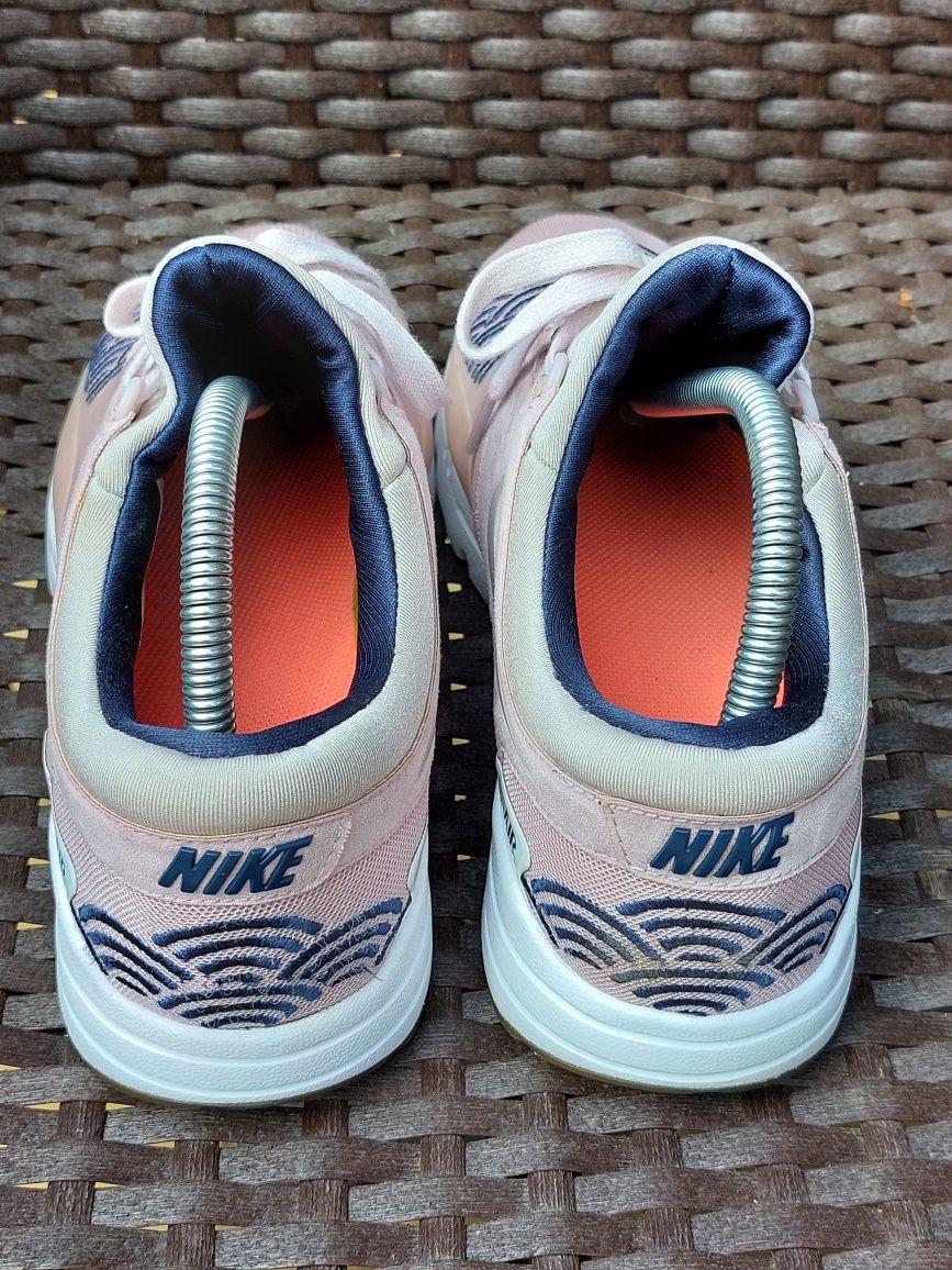 Кросівки Nike Air MAX Zero