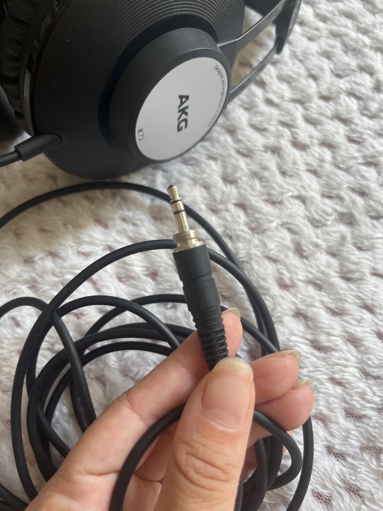 Дротові навушнкии AKG K72