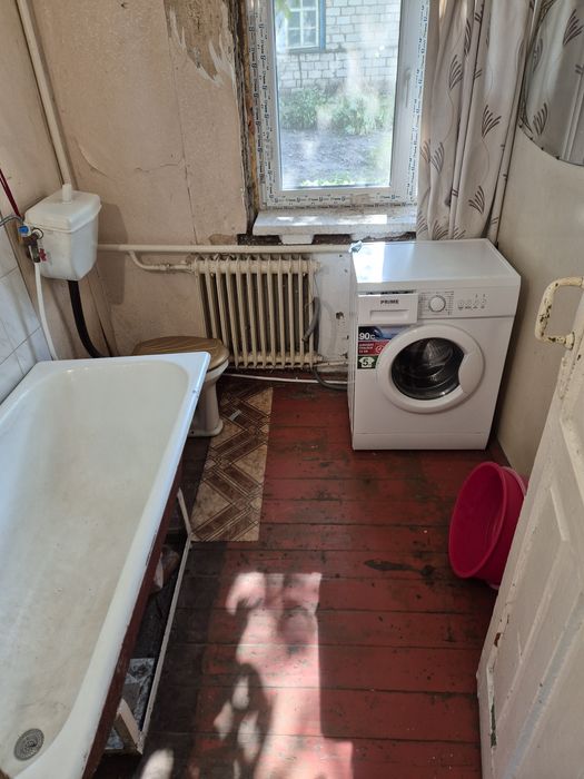 Продаж будинку по вулиці Миру