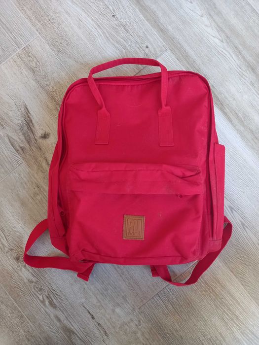 Mochila vermelha