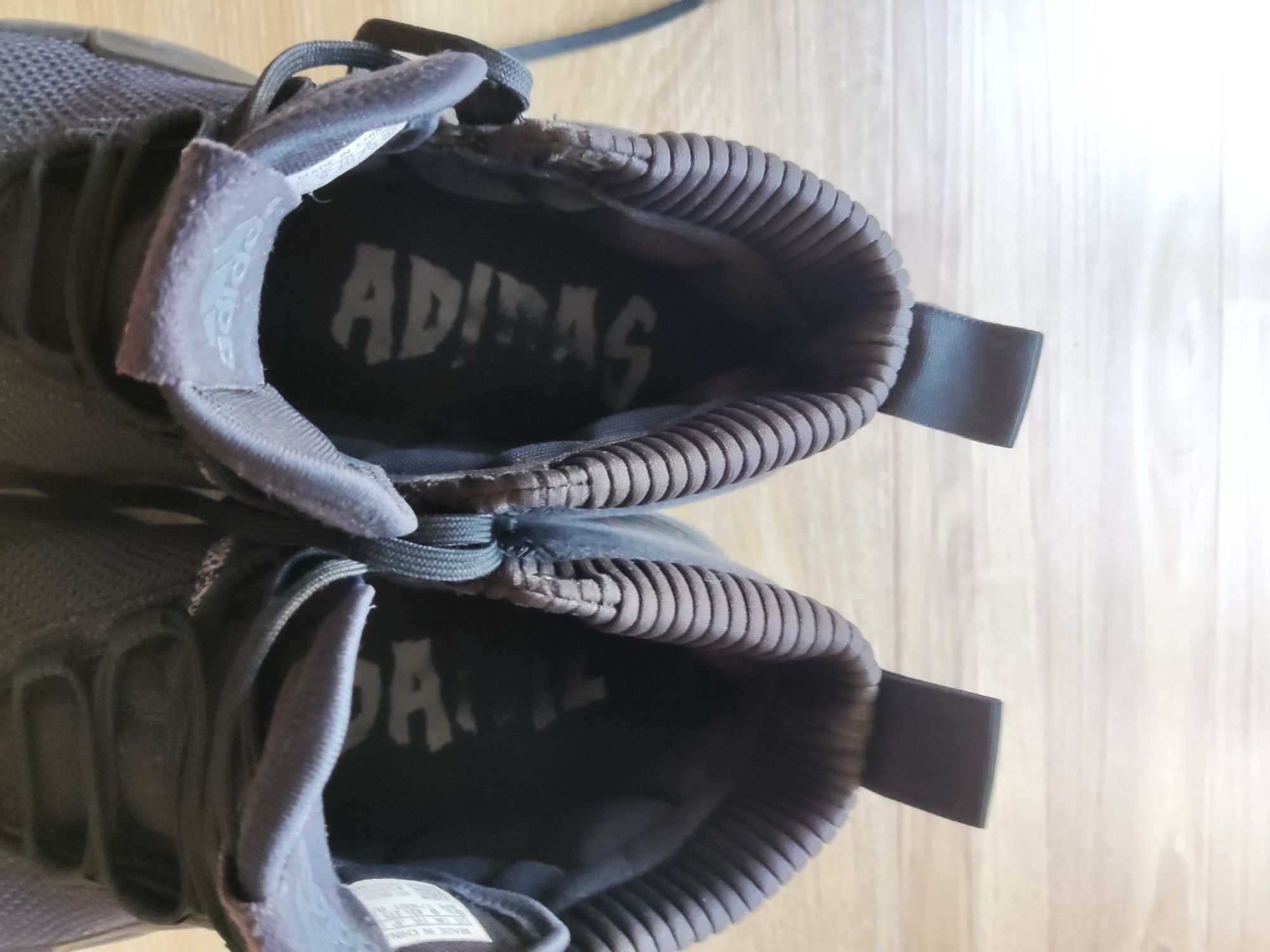 Sapatilhas de basquetebol Adidas Dame 5 People's Champ usadas