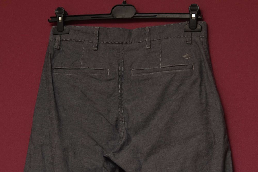 Dockers from Levis 28 slim trapped брючки из хлопка подстреленные.