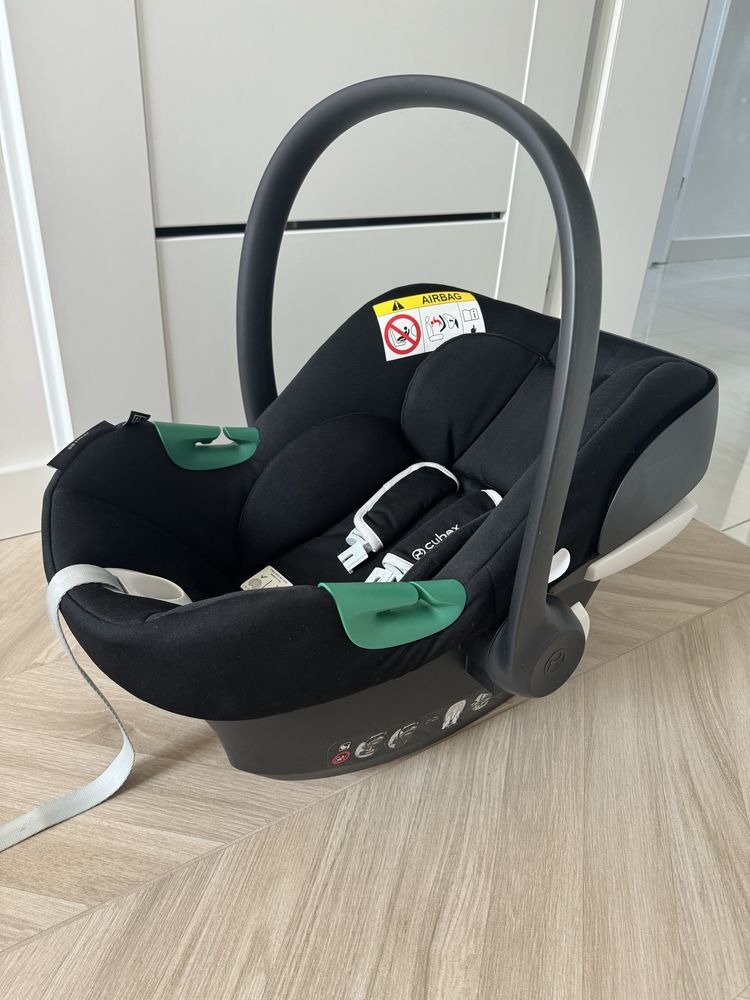 Fotelik samochodowy Cybex Aton B2 i-size z bazą Cybex One