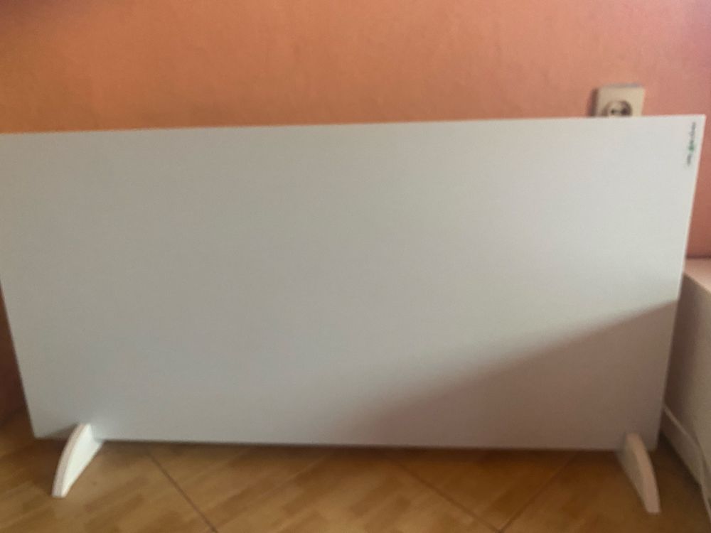 Grzejnik panelowy na podczerwień